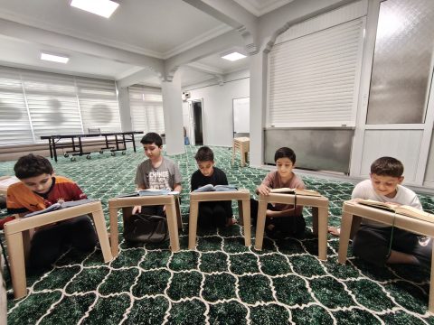 Madenler 365 Gün Kur'an Mektebi